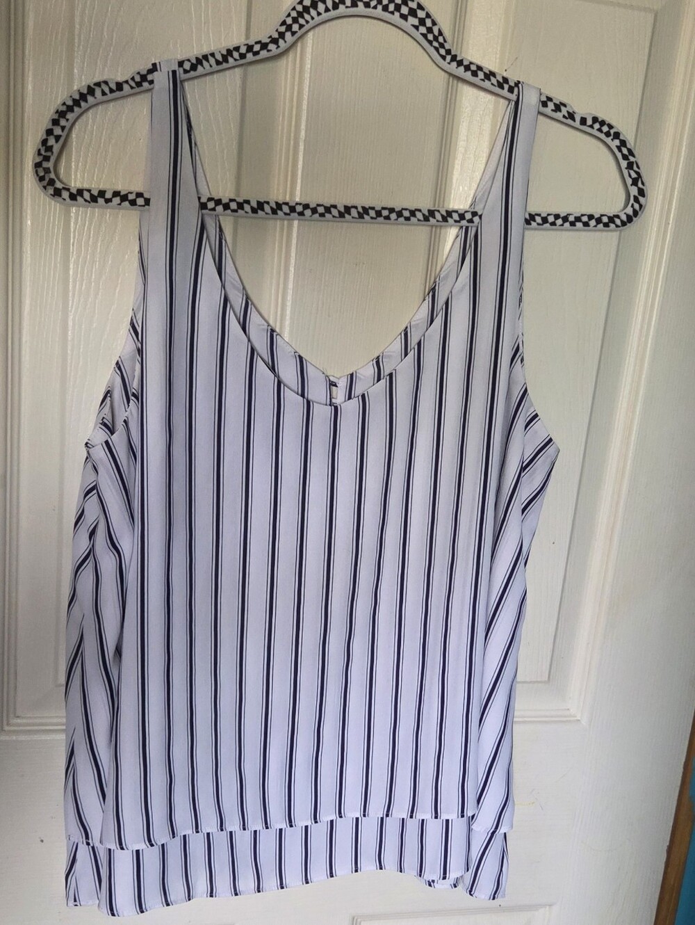Reitmans White Sleeveless V-Neck Tank with Navy Stripes